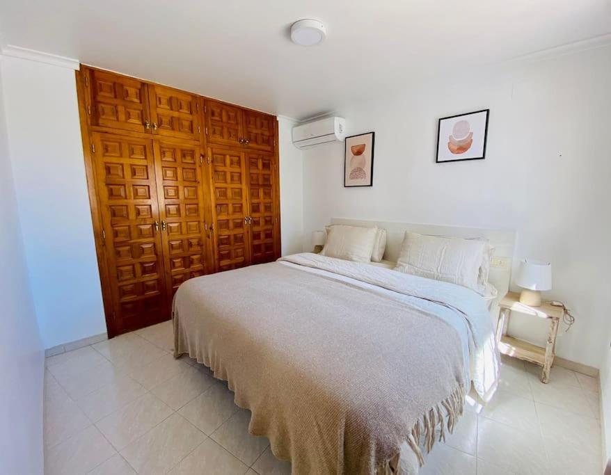 Villa With Private Pool And Close To The Beach カルプ エクステリア 写真